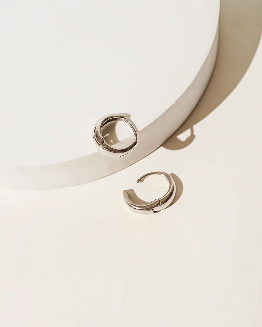 Aro (Silver)