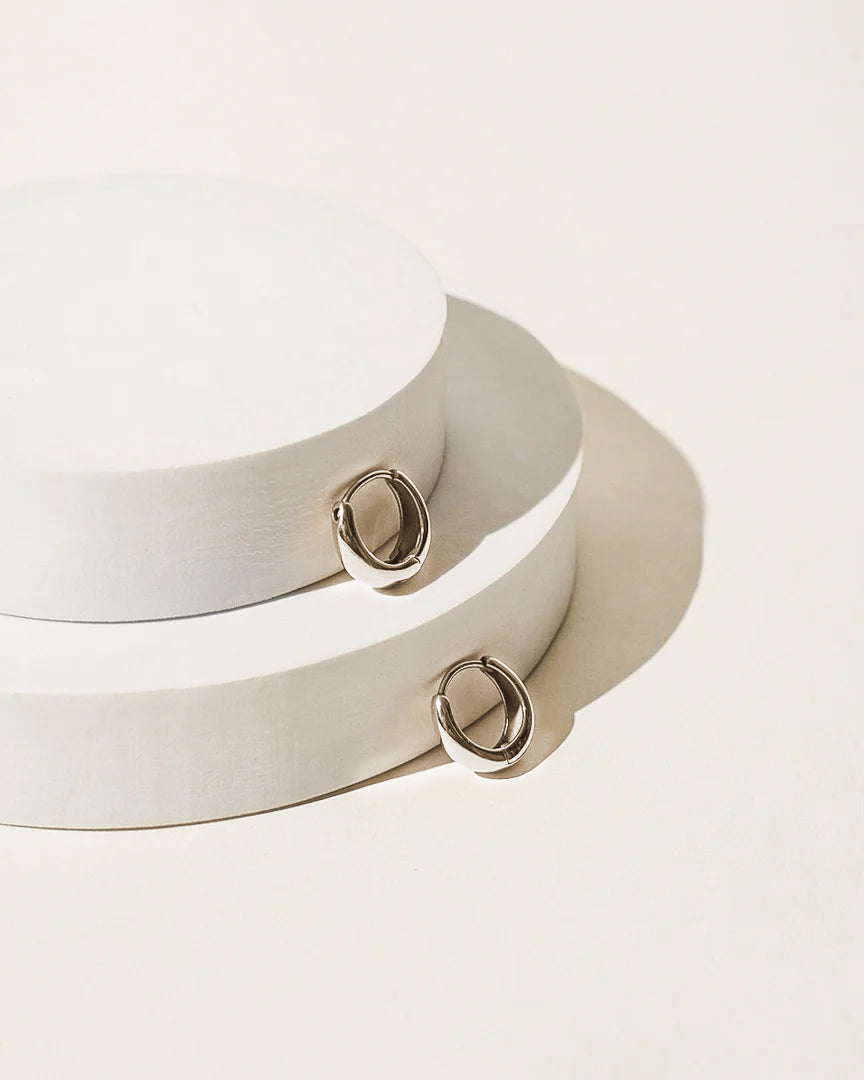 Aro (Silver)