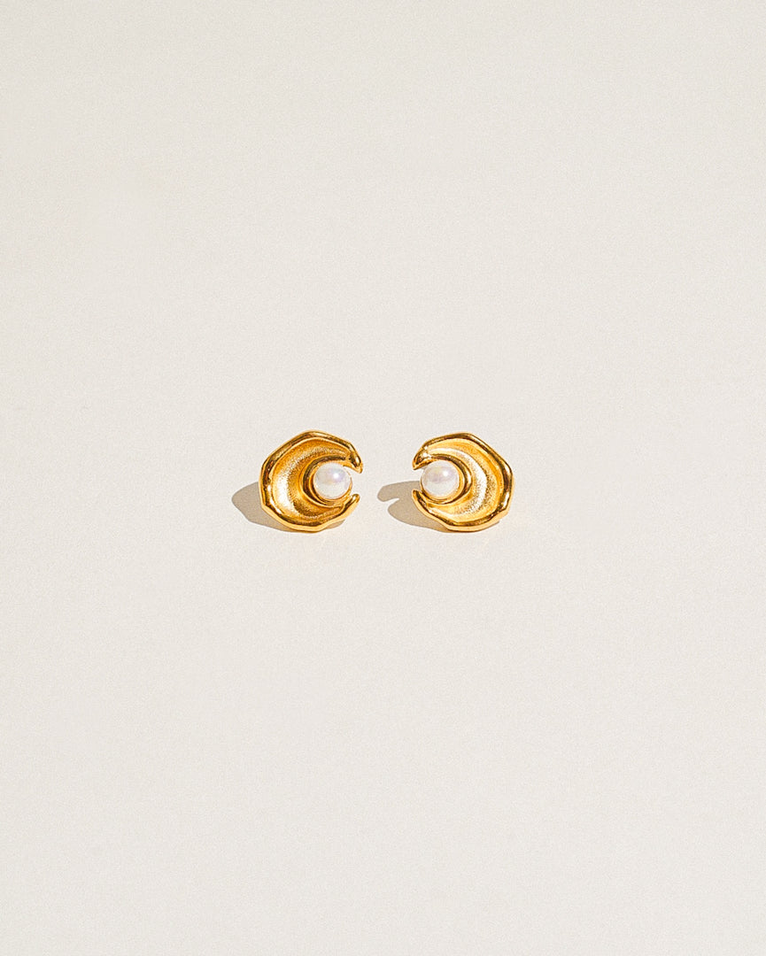 Paru Studs