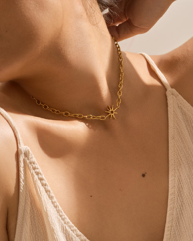 Araw Choker